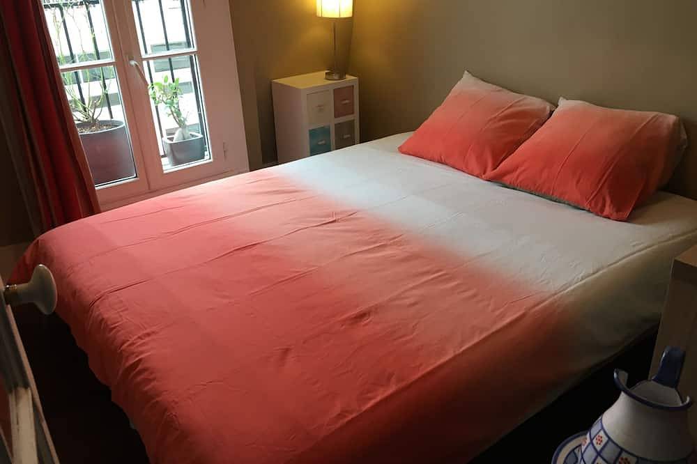 Ganze Wohnung, Typisch Pariser Wohnung.  Charmante 2 Zimmerwohnung unter den Dächern von Paris in Paris, Ile de France