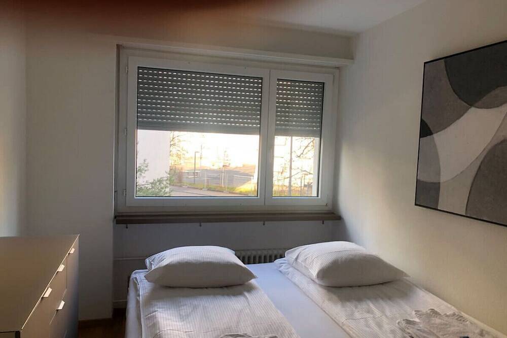 Apartamento entero, Cozy and sunny 2Br flat in the city centre (Sky10) in Zúrich, Distrito de Zúrich