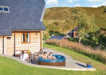 Chalet for 4 People in Mid-Wales, Powys, Photo 1