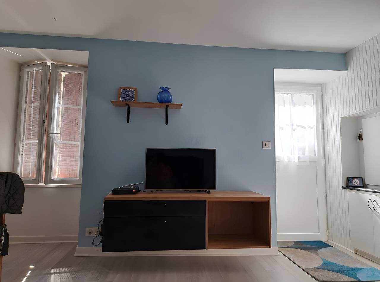 Appartement entier, Loue appartement meublé dans maisonnette centre-ville in Jonzac, Région de Jonzac