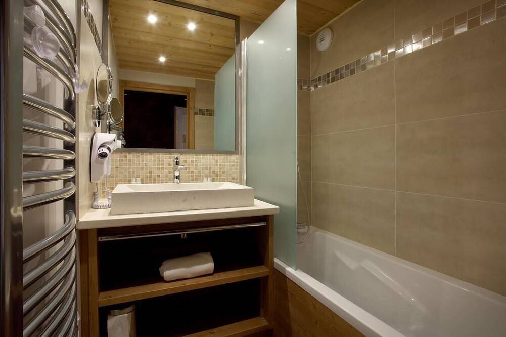 Entire apartment, Wifi, 50m from resort center, fitness, swimming pool, sauna, hammam, balcony, tv, ski locker, 32m² in Les Arcs, Bourg-Saint-Maurice