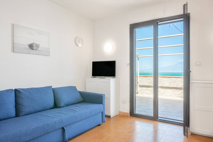 Hel lägenhet, Apartment "La terrazza sul Mare" with Sea View, Terrace & A/C in Costa Saracena, Augusta (Municipality)