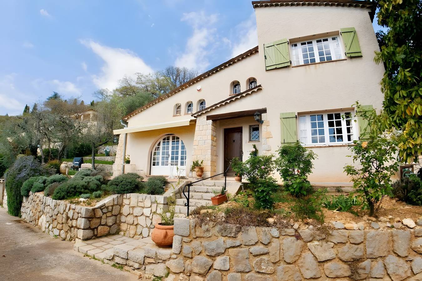 Bed and Breakfast 'Diane' with Shared Pool, Wi-Fi and Air Conditioning in Spéracèdes, Mediterranean Coast (France)