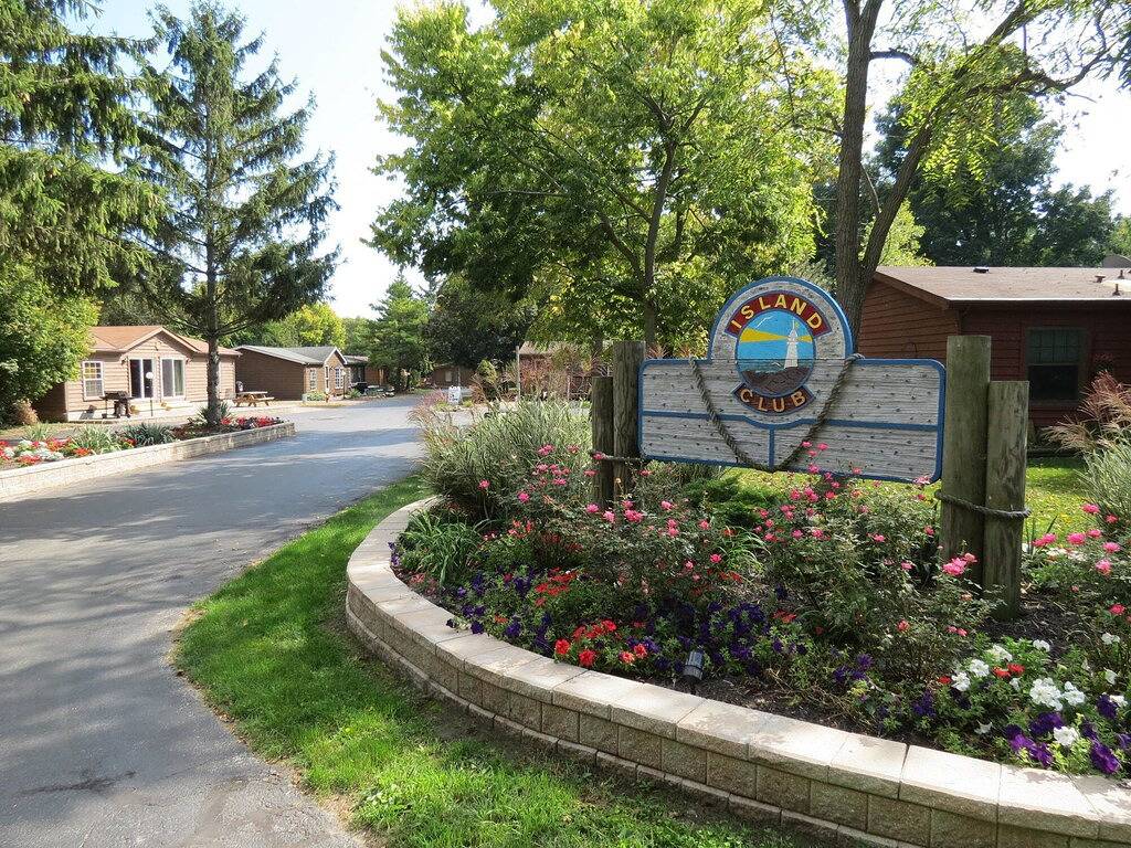 Geräumiges Ferienhaus auf Put-in-Bay, das 16 w / 5 Br, 2 Ba schläft. Großer Pool in Eriesee