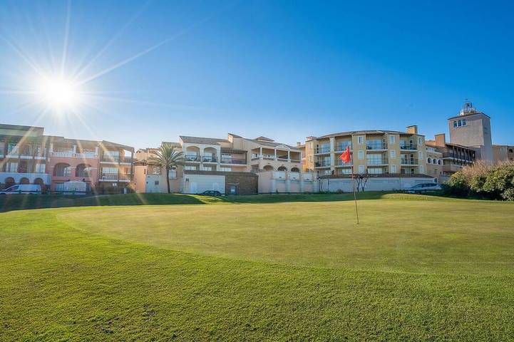 Gîte pour 4 personnes, avec jardin et piscine dans Port de Poussaï
