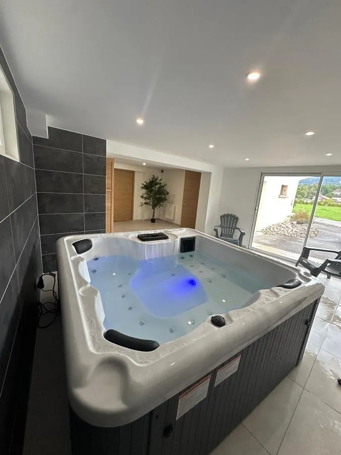 Ferienhaus für 12 Personen, mit Sauna und Garten sowie Whirlpool, kinderfreundlich - 1