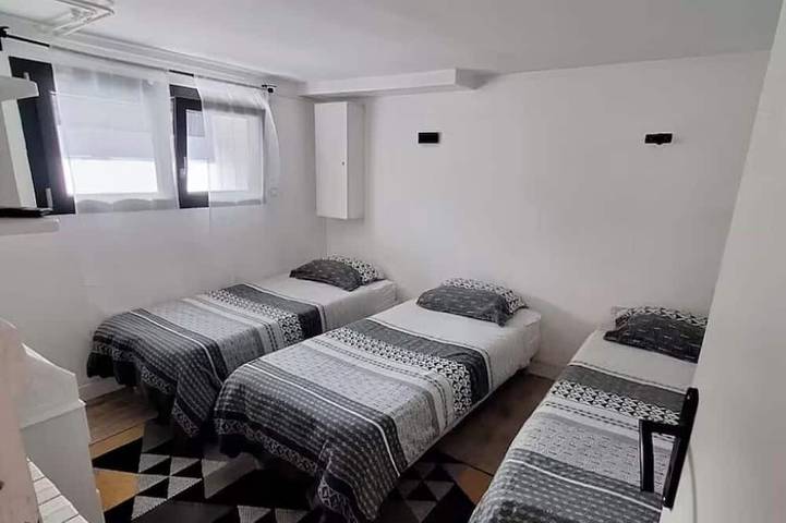 Entire apartment, Paris, Disneyland, Astérix, Cdg Airport, Exhibition Center in Villeparisis, Seine-et-Marne