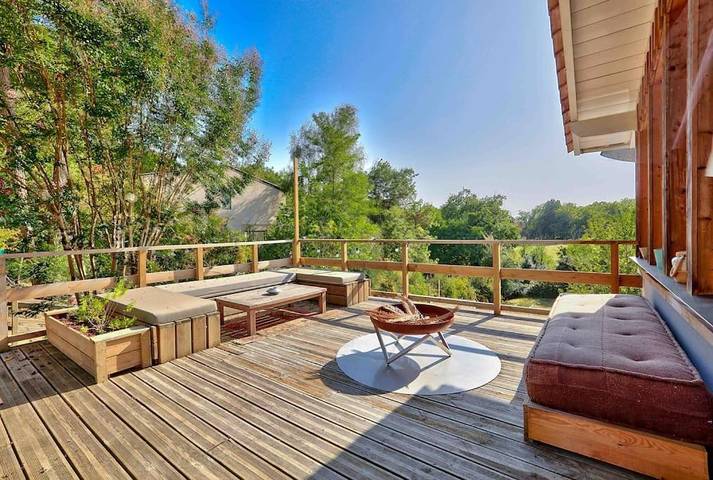 Location de vacances pour 8 personnes, avec vue ainsi que jardin et piscine, animaux acceptés à Latresne - 3