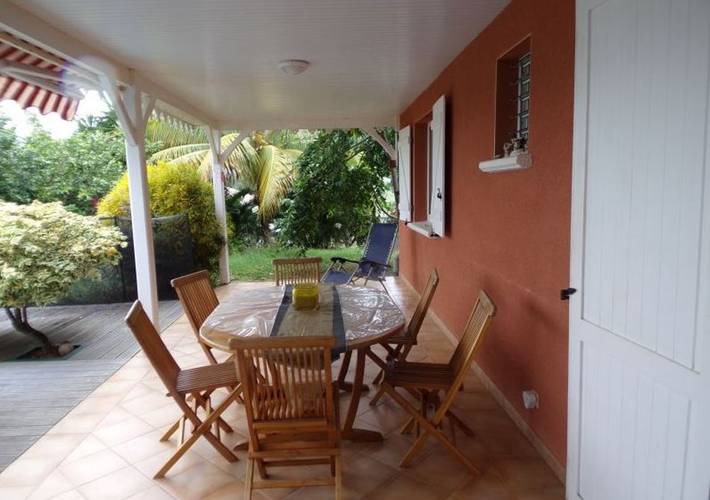Location de vacances pour 4 personnes, avec terrasse et piscine à Les Anses-d'Arlet - 2