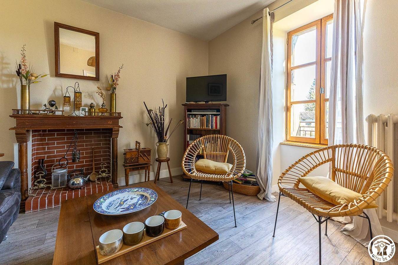 Ferienhaus mit Garten und Parkplatz, 1,5 km von La Miouze entfernt in Saint-Julien-Puy-Lavèze, Regionaler Naturpark Volcans d'Auvergne