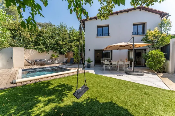 Chalet para 8 personas, con jardín y piscina - 1