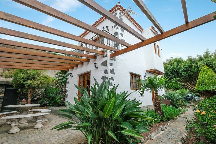Ferienhaus für 4 Personen, mit Balkon und Garten