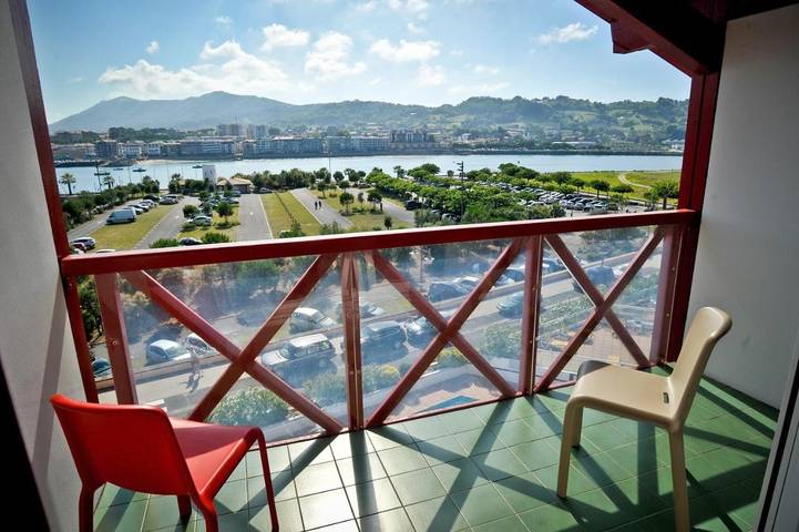 Location de vacances pour 4 personnes, avec terrasse et vue, animaux acceptés à Hendaye - 4