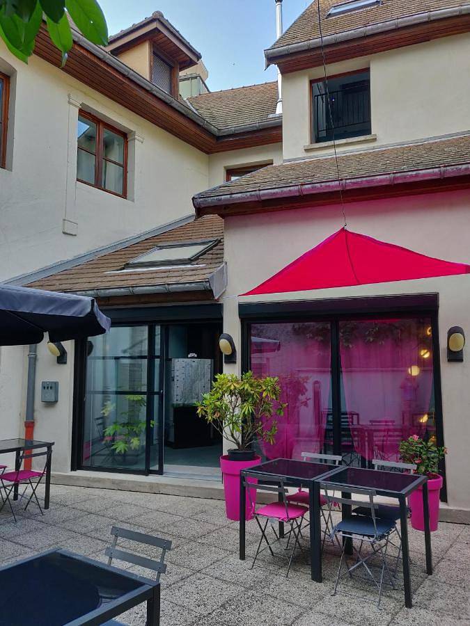 Hôtel pour 2 personnes, avec terrasse, animaux acceptés à Moirans-en-Montagne - 4
