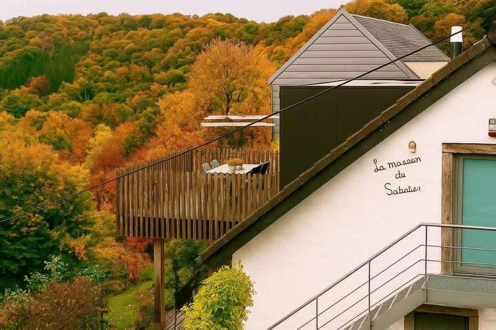 Gîte pour 4 personnes, avec vue et jardin, animaux acceptés dans Custinne