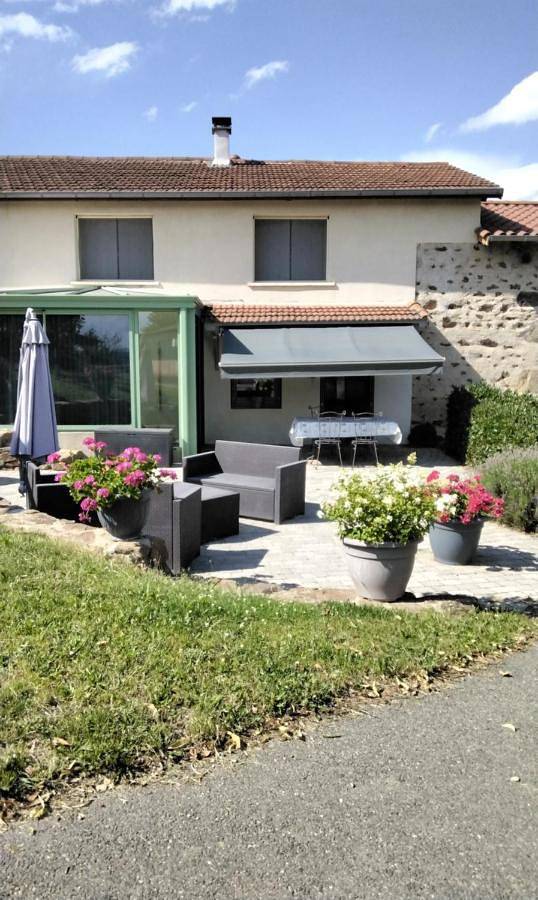 Location de vacances pour 4 personnes, avec jardin et vue à Saint-Galmier - 2