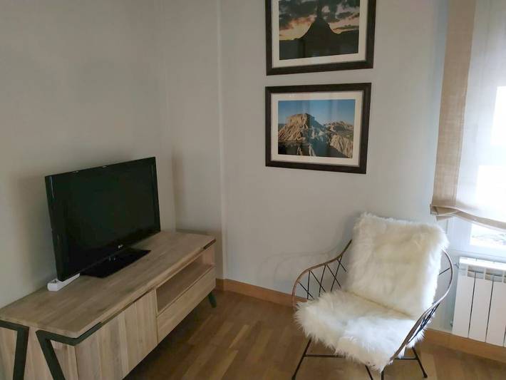 Gîte pour 5 personnes, avec terrasse et vue, animaux acceptés à Arguedas - 3