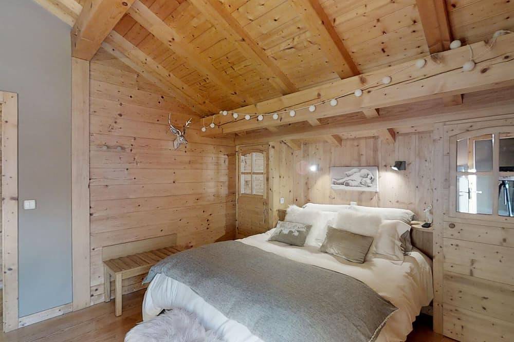 Cozy Chalet for 11, Near Slopes, Stunning Views, Bbq, Volleyball & More! - Le Grand-Bornand in Le Grand-Bornand, Annecy region