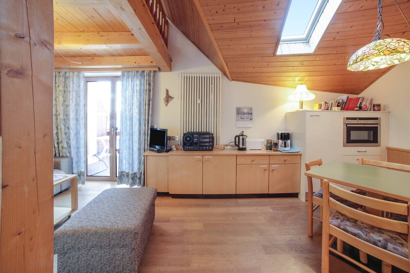 Apartamento entero, Dúplex "Meraner Blick" con balcón y Wi-Fi; aparcamiento disponible in Avelengo, Alpes de Sarntal