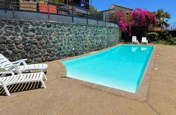 Apartamento de vacaciones para 2 personas, con jardín además de piscina y vistas - 1