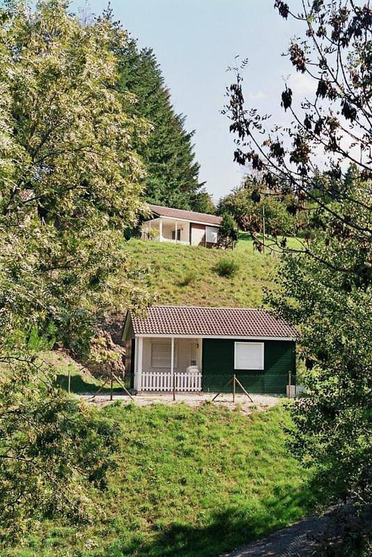 Location de vacances pour 6 personnes, avec jardin ainsi que terrasse et vue à Désaignes