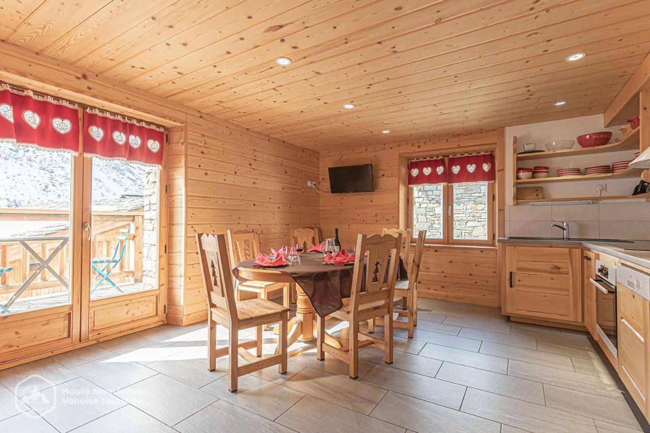 Quadruple Room with Private Bathroom in Bonneval-sur-Arc, Massif de la Vanoise