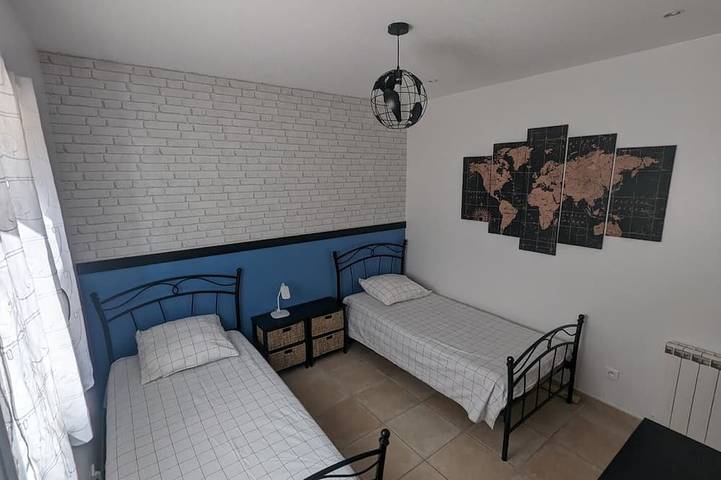 Location de vacances pour 6 personnes, avec terrasse et jardin à Bauduen - 4
