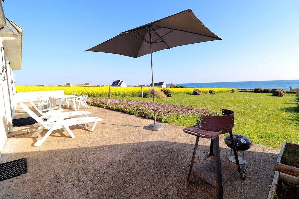 697-Villa Hent Kost 100m from the sea in Plozévet, Region de Quimper