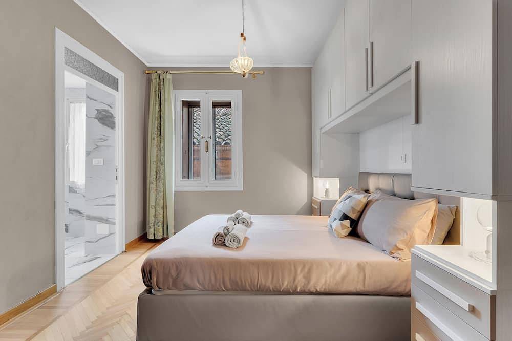 Ganze Wohnung, 2 Bedroom Family Apartment | 400mt from Old Bridge | A/C + Wifi in Bassano del Grappa, Vicenza Provinz