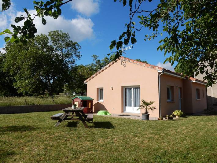 Gîte pour 2 personnes, avec jardin dans l' Aveyron - 2