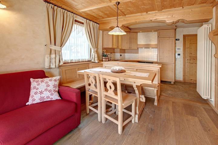 Ganze Wohnung, Ferienwohnung 'Genziana' mit Bergblick, privater Terrasse und Wi-Fi in Santa Caterina Valfurva, Valfurva