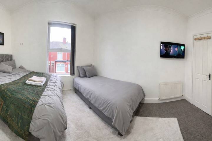 Holiday home for 4 people, child-friendly in Manchester