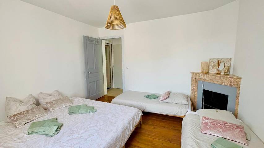 Gîte pour 4 personnes, avec vue, animaux acceptés à Brégnier-Cordon - 3