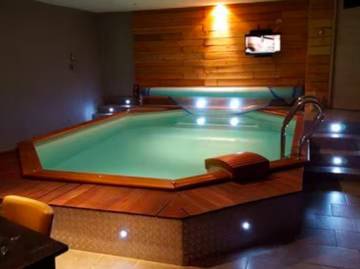 Gîte pour 2 personnes, avec terrasse ainsi que jardin et piscine à Eu