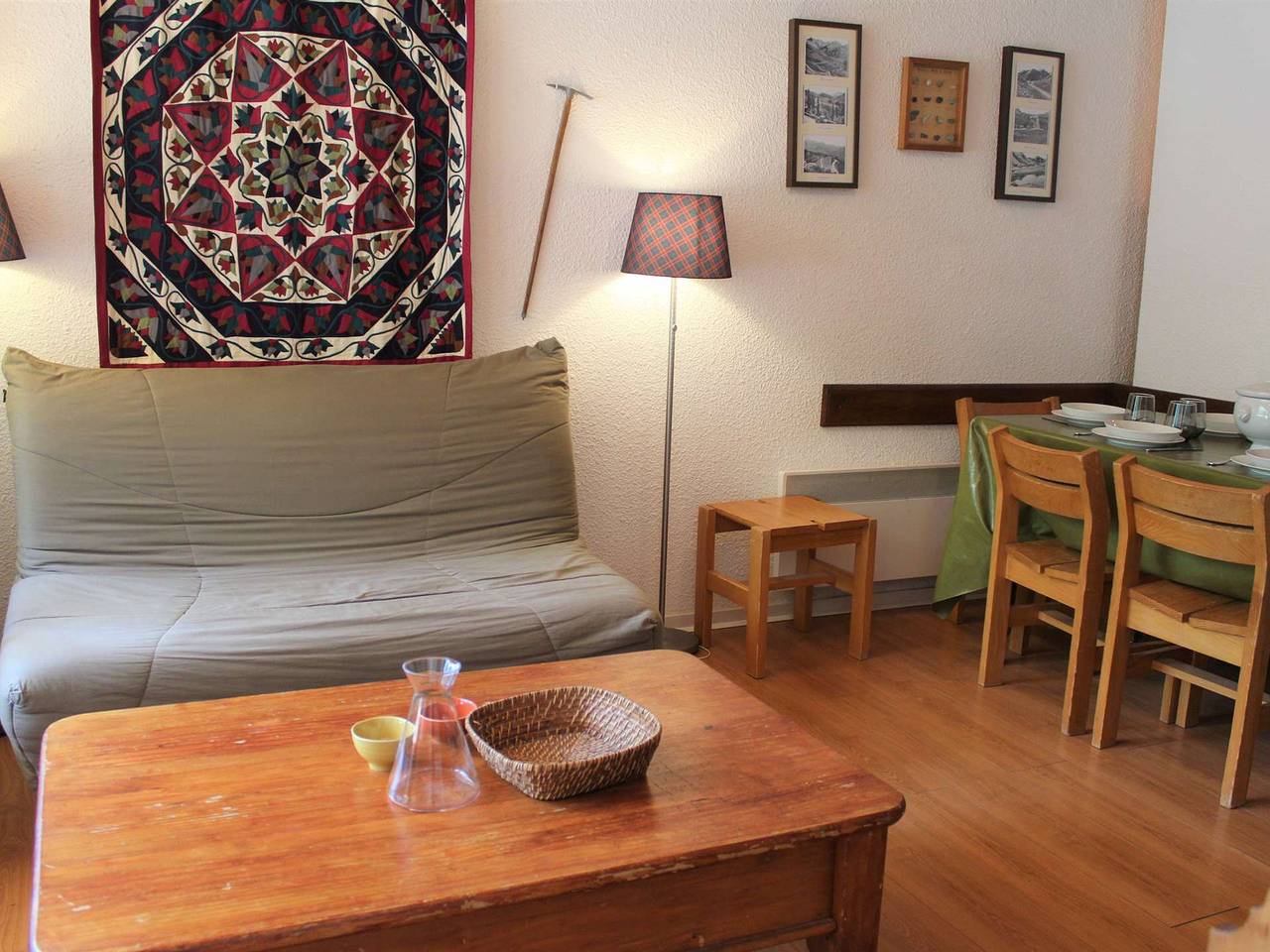 Apartamento entero, Apartamento 2 piezas, 45m², 6 plazas - a 30m de pistas, centro de Vars in Vars, Briançon region