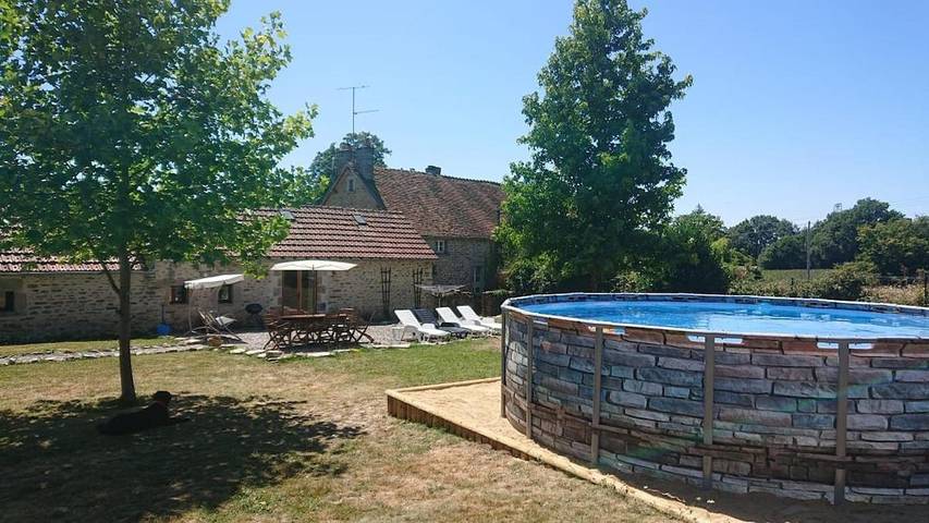 Location de vacances pour 6 personnes, avec piscine et jardin, animaux acceptés à Saint-Plantaire