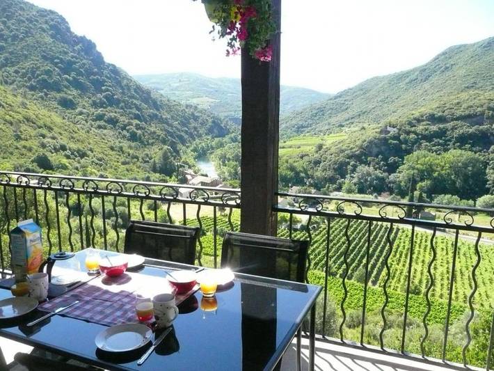 Gîte pour 8 personnes, avec Terrasse à Vieussan