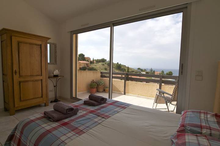 Casa in bella Collioure con piscina e vista mare da entrambi i balconi in La Côte Vermeille, Collioure