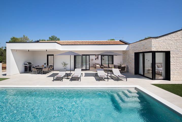 Villa pour 4 personnes, avec terrasse ainsi que jardin et piscine à Loborika - 4