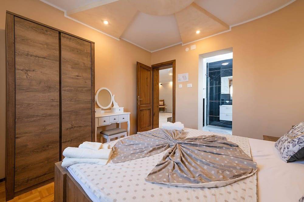 Villa Zorica in Poreč with 7 Bedrooms, Pool, Fireplace in Poreč, Grad Poreč