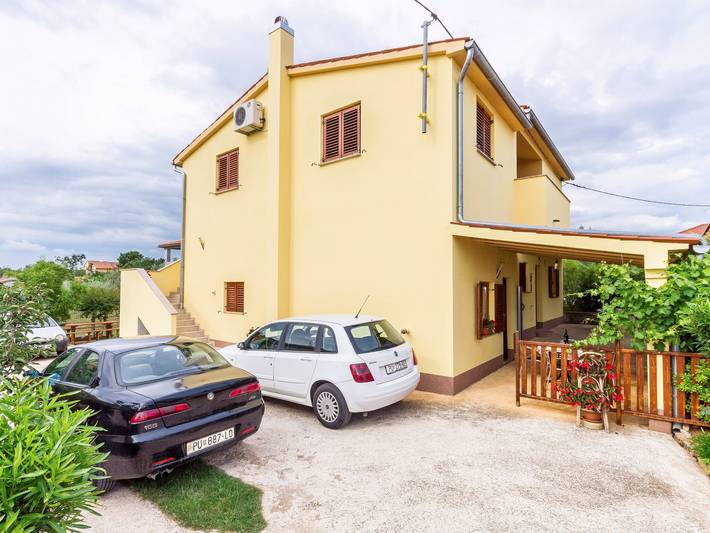 Ferienwohnung für 3 Personen, mit Garten in Fazana - 2