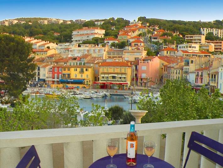 Ferienwohnung für 7 Personen, mit Terrasse und Ausblick, mit Haustier in Cassis