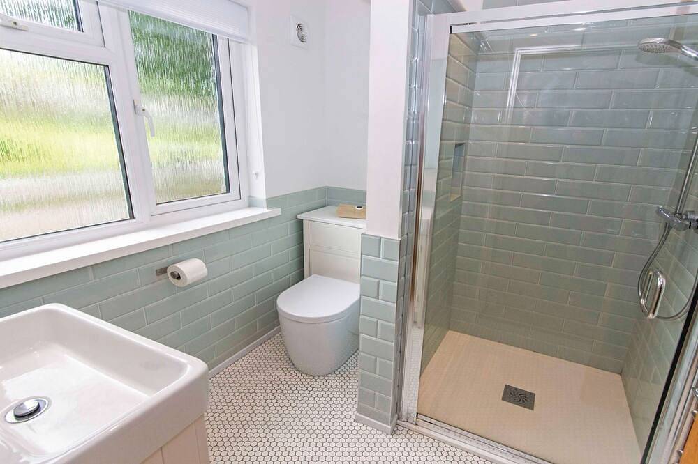 Swallows Beach Chalet |Sleeps 6 Walk to the Beach in Croyde, Devon