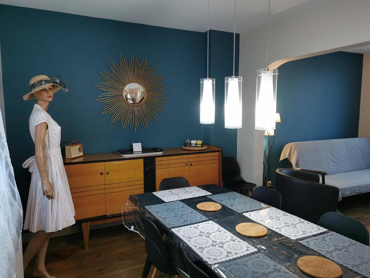 Authentique Gîte 1950 Poitiers Futuroscope Aquascope, 1à9prsn, 3 Pkg, 3 étoiles à 6prsn et 3 appoints Eco-Responsable in Poitiers, Vienne (France)