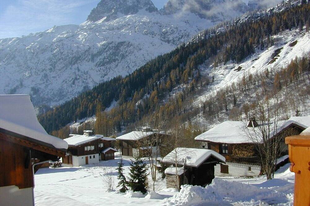 Apartamento entero, Chalet-apartamento cerca pistas; ideal para esquiadores y senderistas in Chamonix-Mont-Blanc, Macizo del Mont Blanc