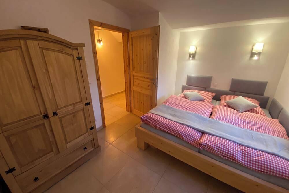 Ganze Wohnung, Fewo im Hofgohlis zwischen Dresden, Meißen und Radebeul direkt am Elberadweg in Cossebaude, Dresden