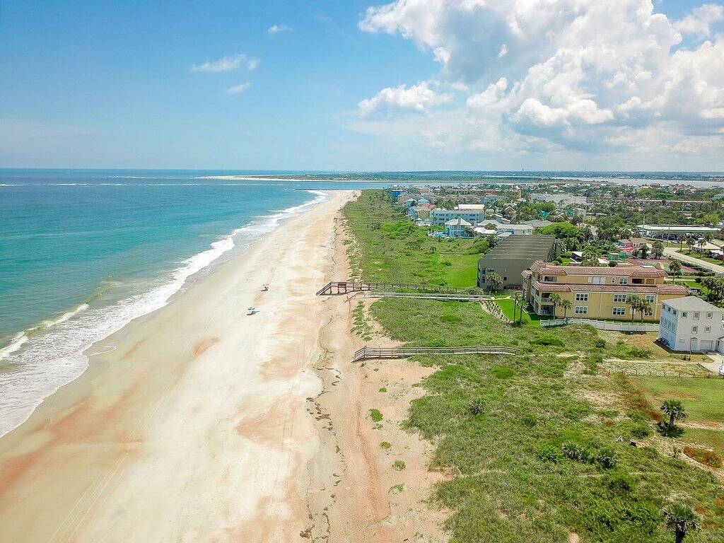 Ganze Wohnung, Ein Wow! Ursprüngliches, privates Surf / Sand-Luxusleben am Meer. . 5 Minuten. nach St Aug. in Vilano Beach, St. Johns County