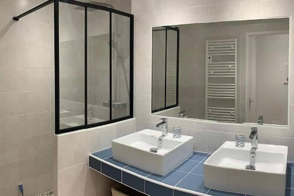 Gigaro - renovated with air co and sea view in Gigaro, La Croix-Valmer