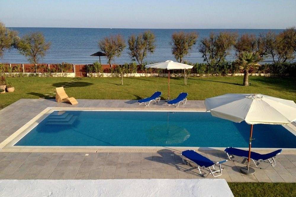 Villa am Meer mit eigenem Pool in Ileia
