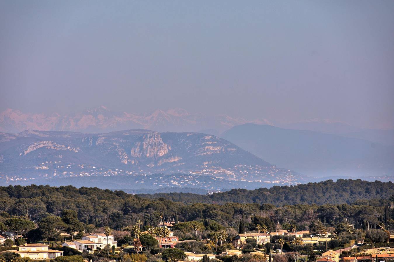 Ganze Wohnung, Ferienwohnung für 6 Personen mit Terrasse in Mougins, Cannes und Umgebung